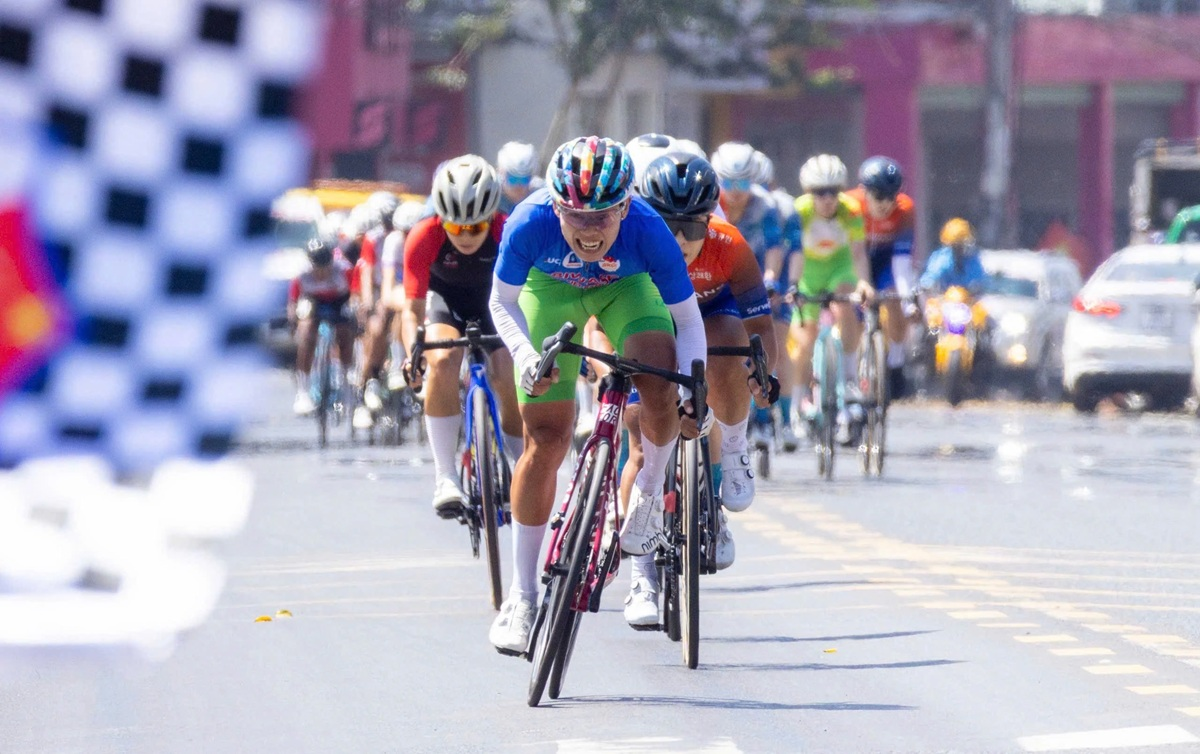 Nguyễn Thị Thật đoạt Áo xanh chung cuộc tại Biwase Tour of Vietnam

